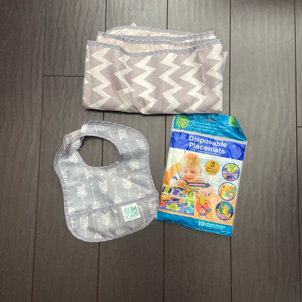 Bum kids gray& white chevron splat mat & arrow print bib w/disposable placemat